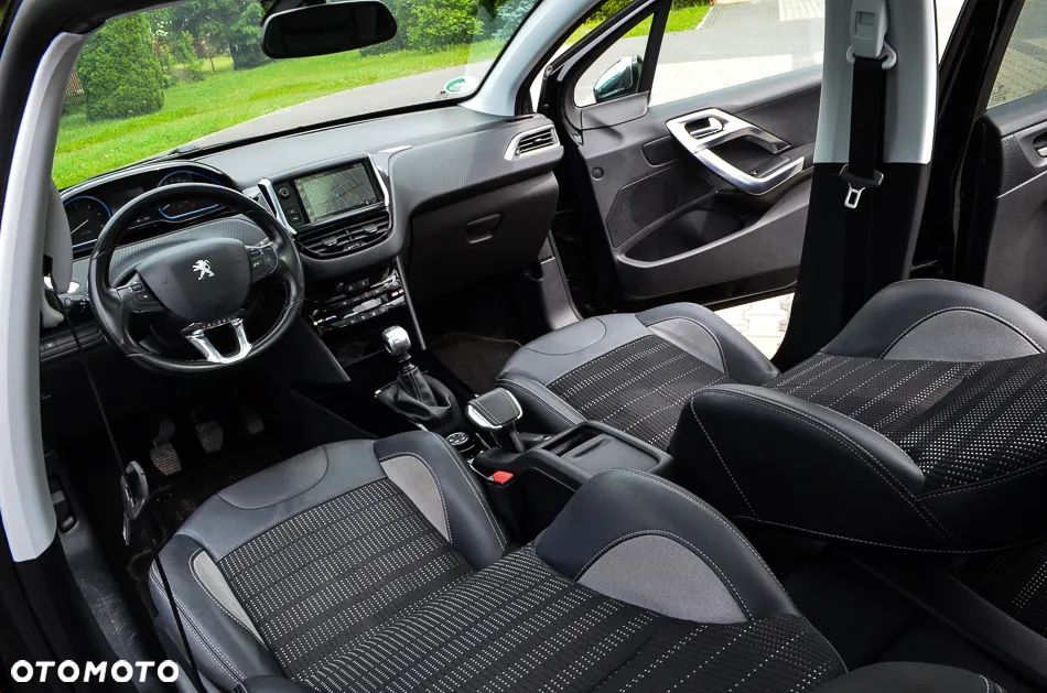 Peugeot 2008 BlueHDi FAP 120 STOP & START GT-Line Edition - 24