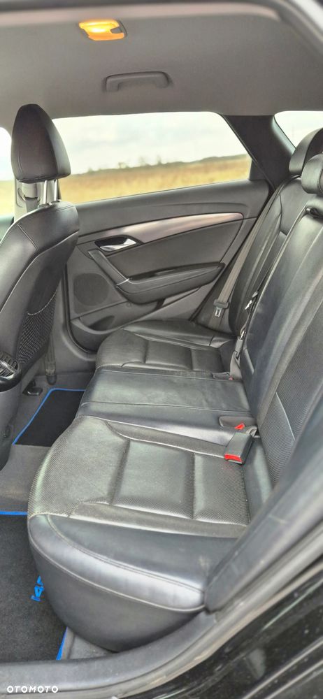 Hyundai i40 1.7 CRDi Comfort + - 25