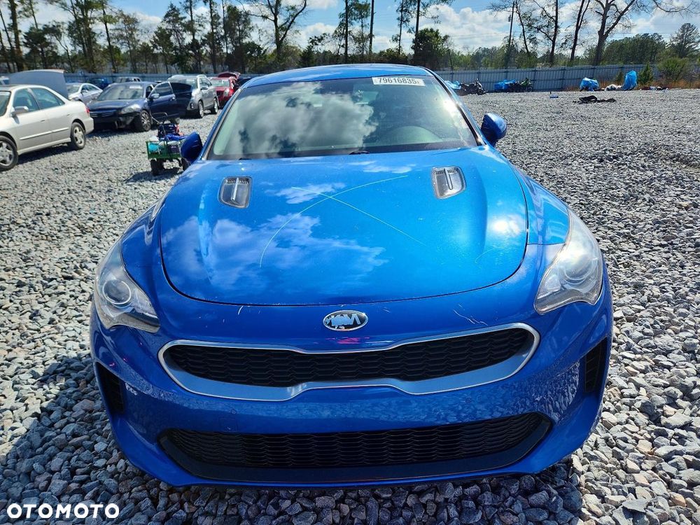 Kia Stinger - 5