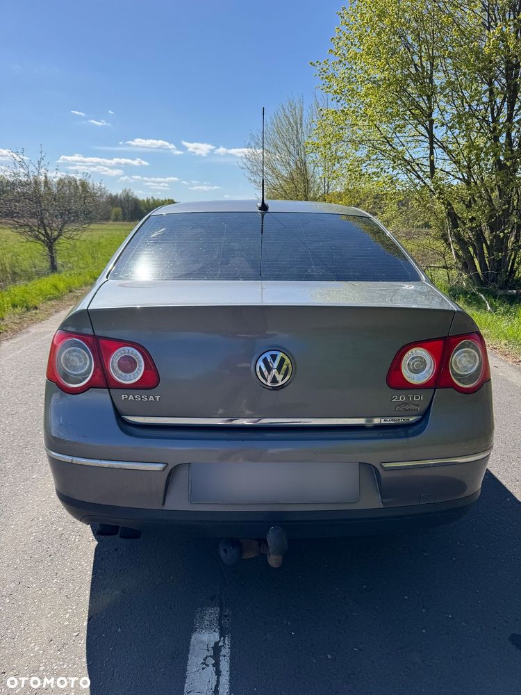 Volkswagen Passat 2.0 TDI DPF Comfortline - 4