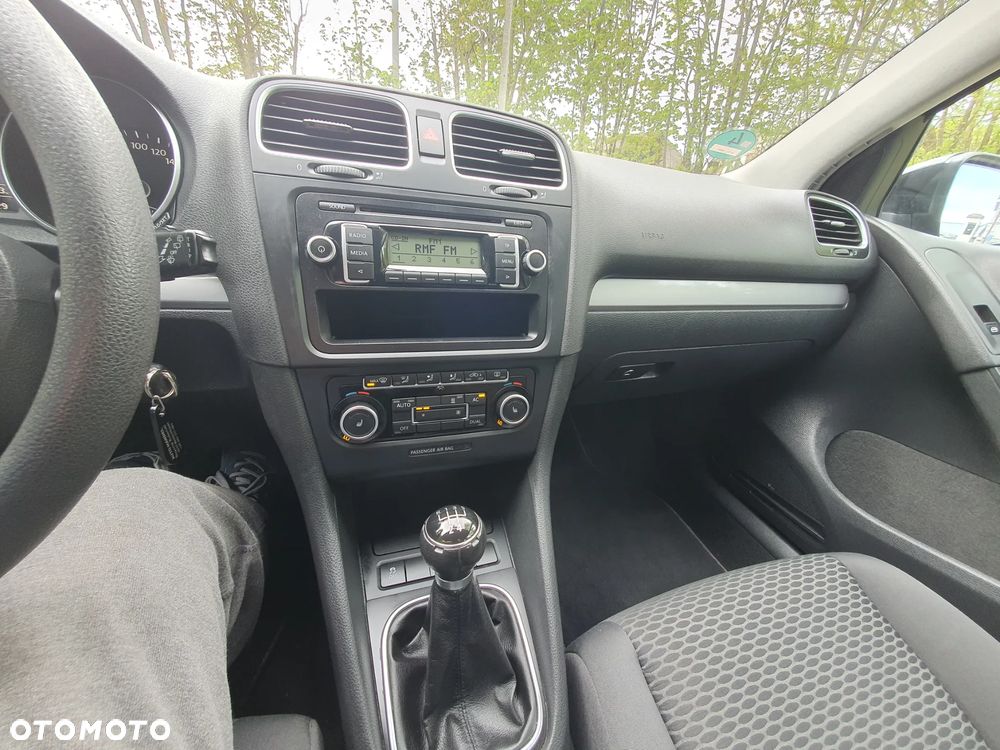 Volkswagen Golf 1.6 TDI DPF Comfortline - 17