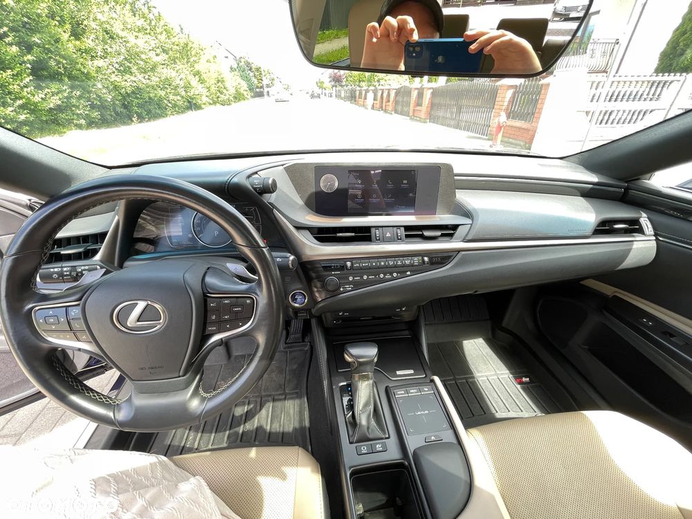 Lexus ES 300h Business Edition - 30