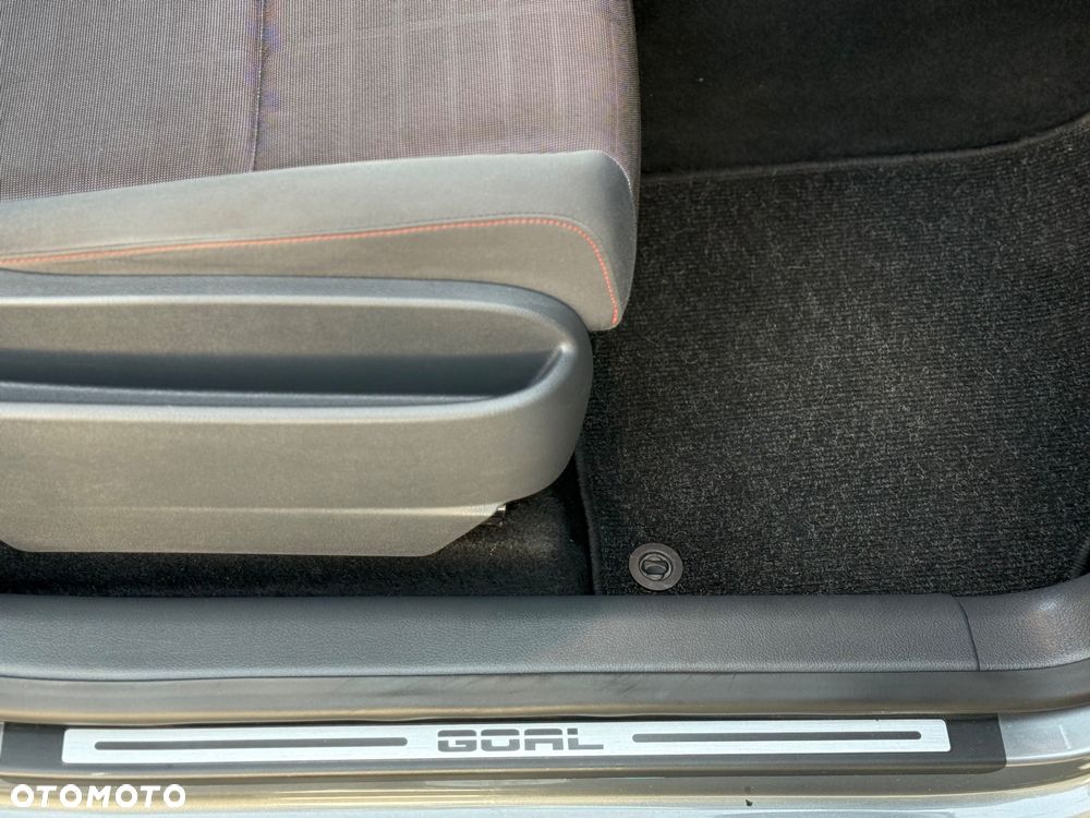 Volkswagen Golf Plus 1.6 Goal - 24