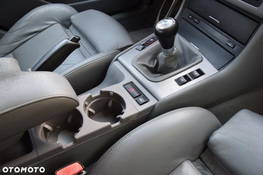 BMW Seria 3 325i Edition Sport - 36