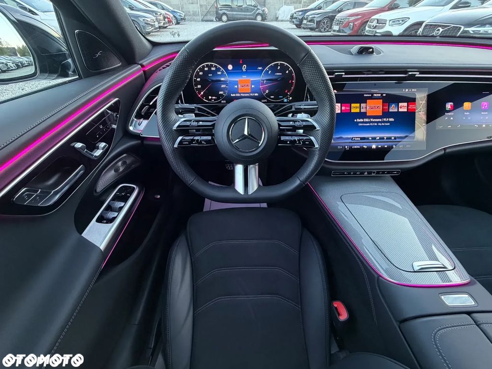 Mercedes-Benz Klasa E 220 d 4Matic 9G-TRONIC - 36
