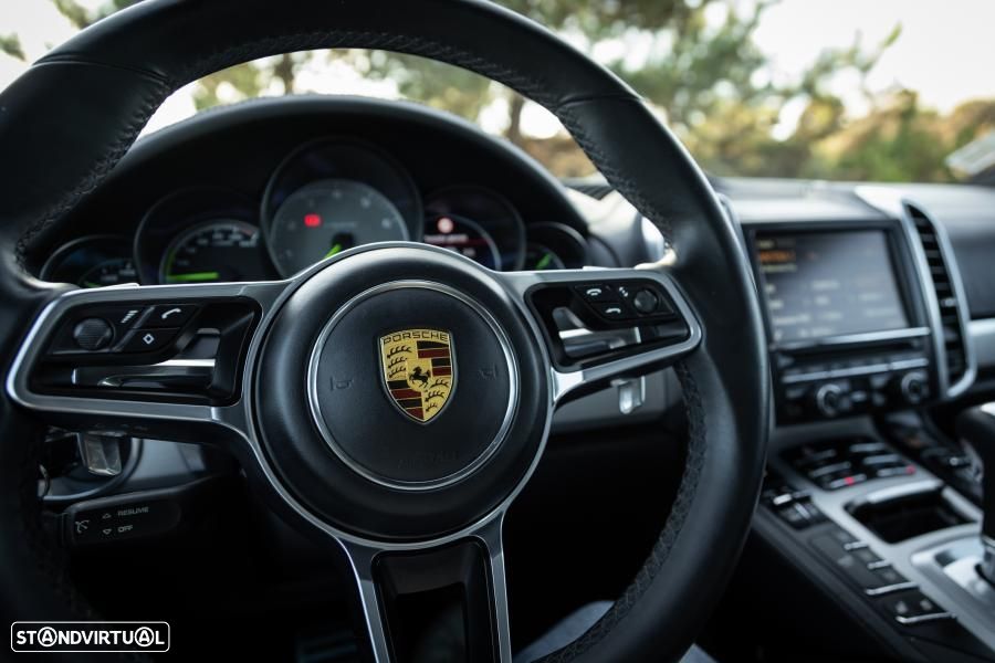 Porsche Cayenne S E-Hybrid - 32