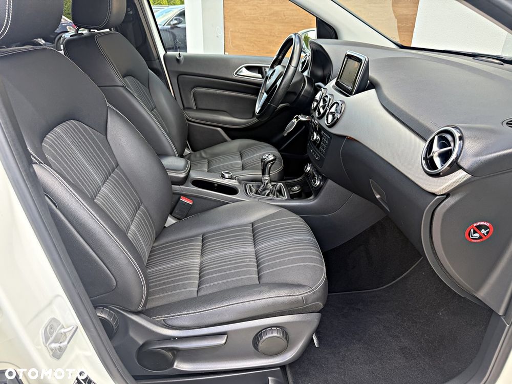 Mercedes-Benz Klasa B 200 BlueEFFICIENCY Edition 1 - 28