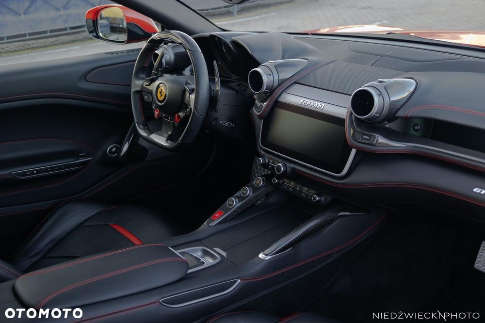 Ferrari GTC4Lusso - 14