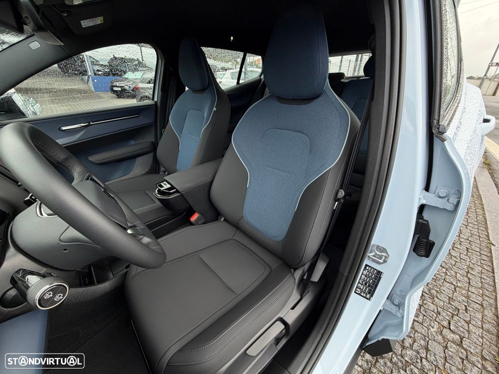 Volvo EX30 69 kWh Single Motor Extended Range Plus - 49