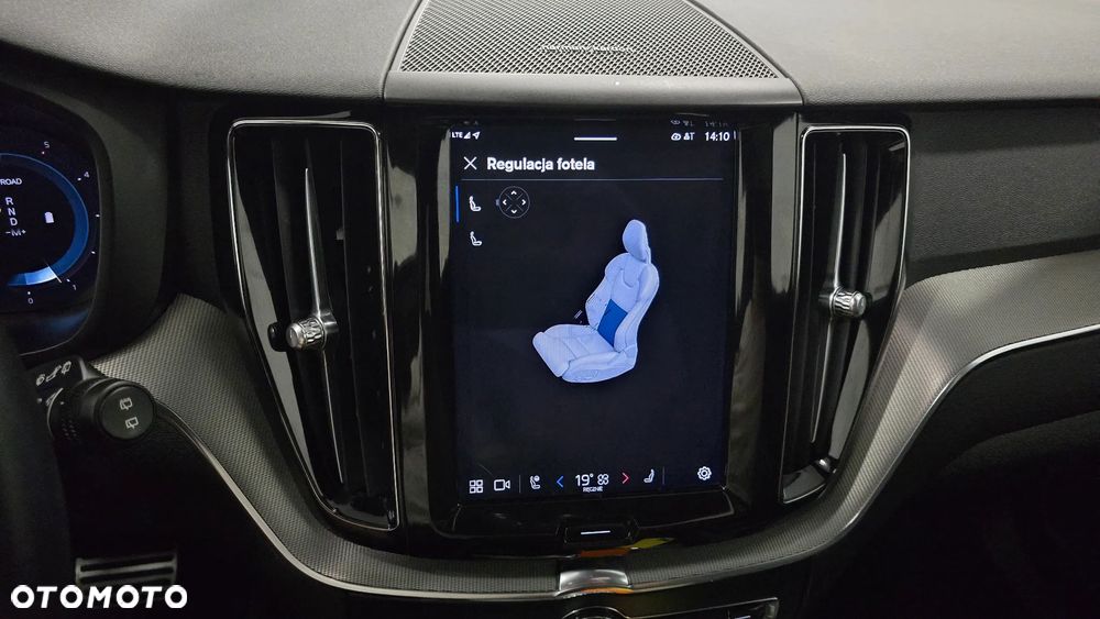 Volvo XC 60 B4 D AWD Ultimate Dark - 36