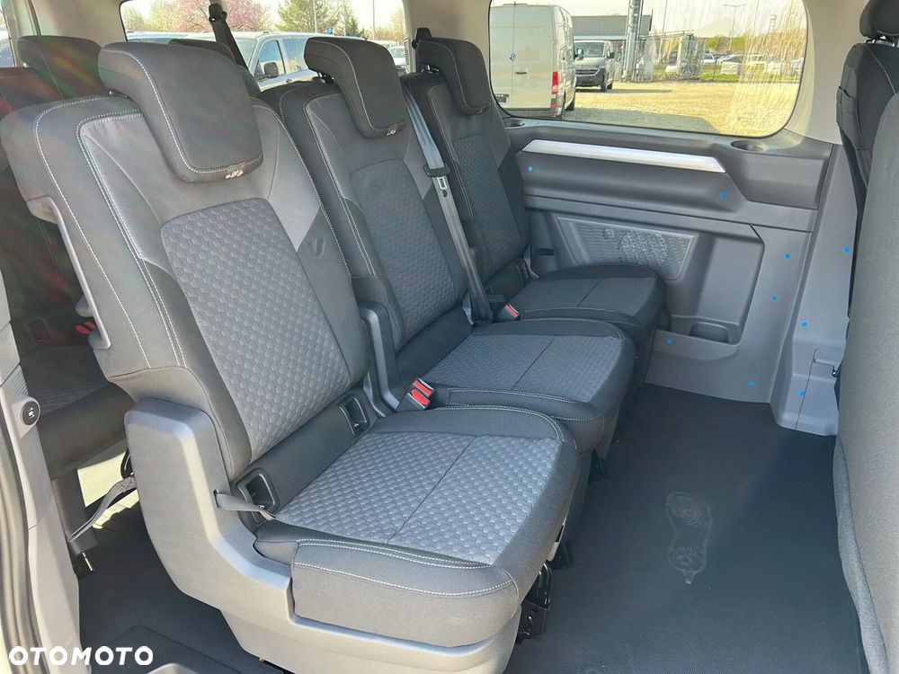 Volkswagen Caravelle - 16