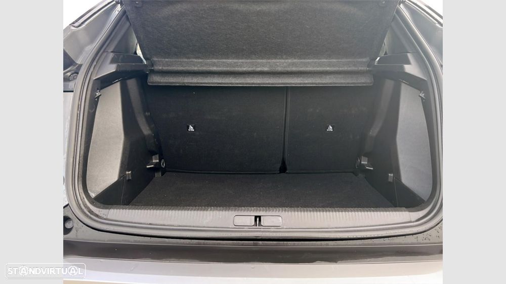 Peugeot 2008 1.2 Hybrid Allure e-DCS6 - 15