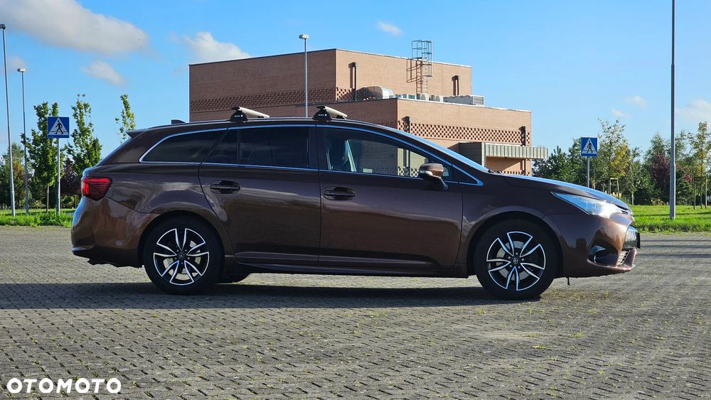 Toyota Avensis 2.0 D-4D Prestige - 6
