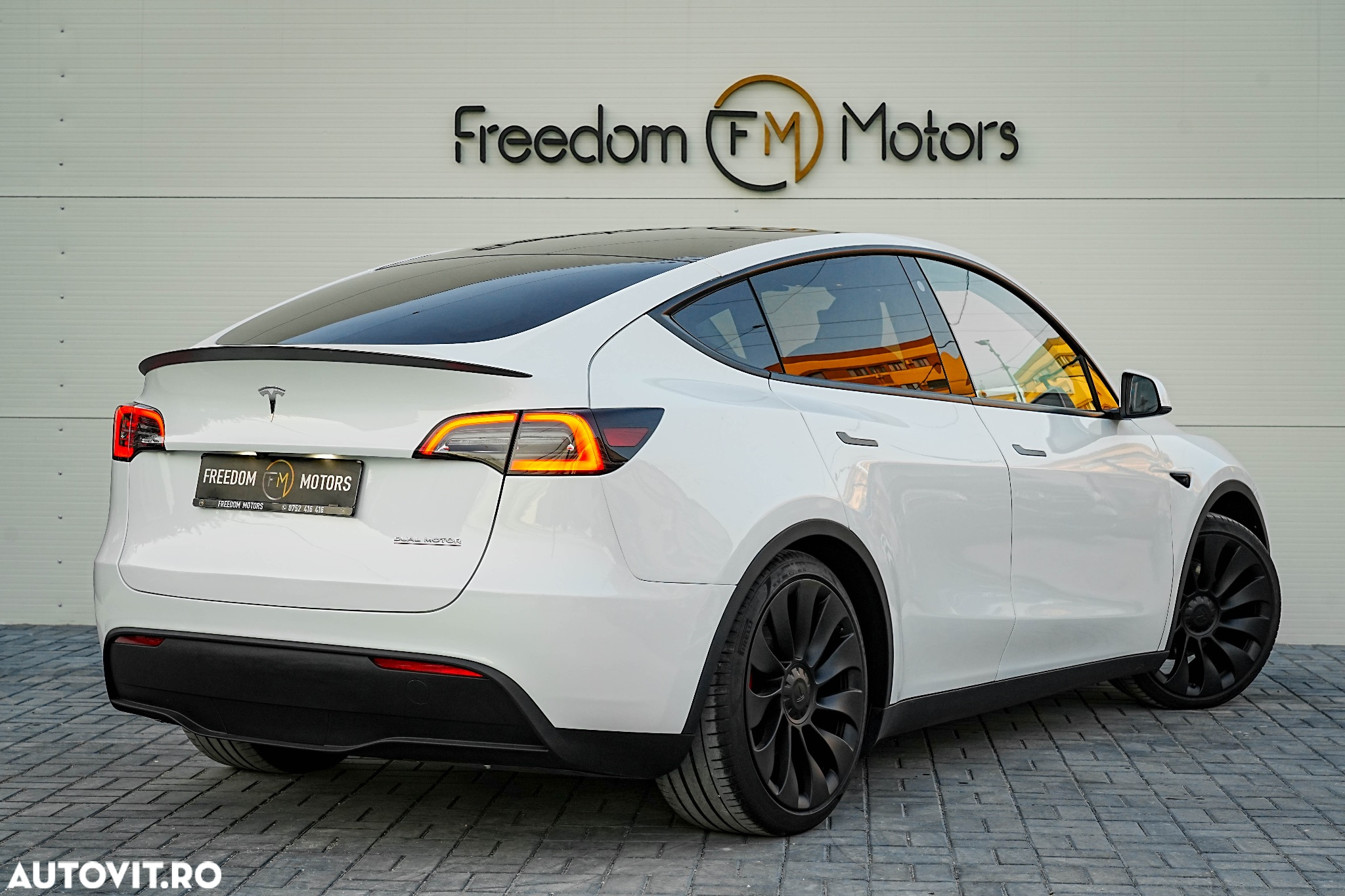 Tesla Model Y Performance Dual Motor AWD - 4