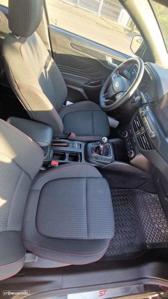 Ford Focus SW - 8