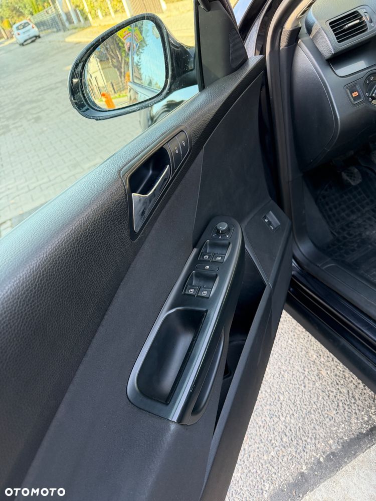 Volkswagen Passat 2.0 TDI Comfortline - 11