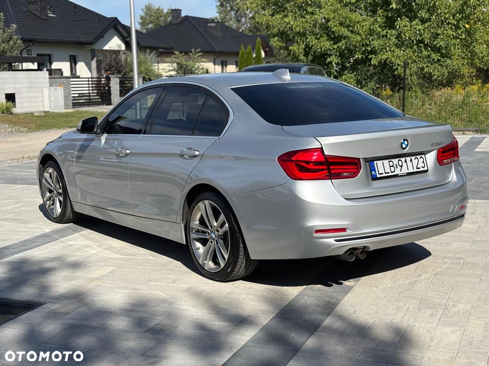 BMW Seria 3 330i Sport Line - 4