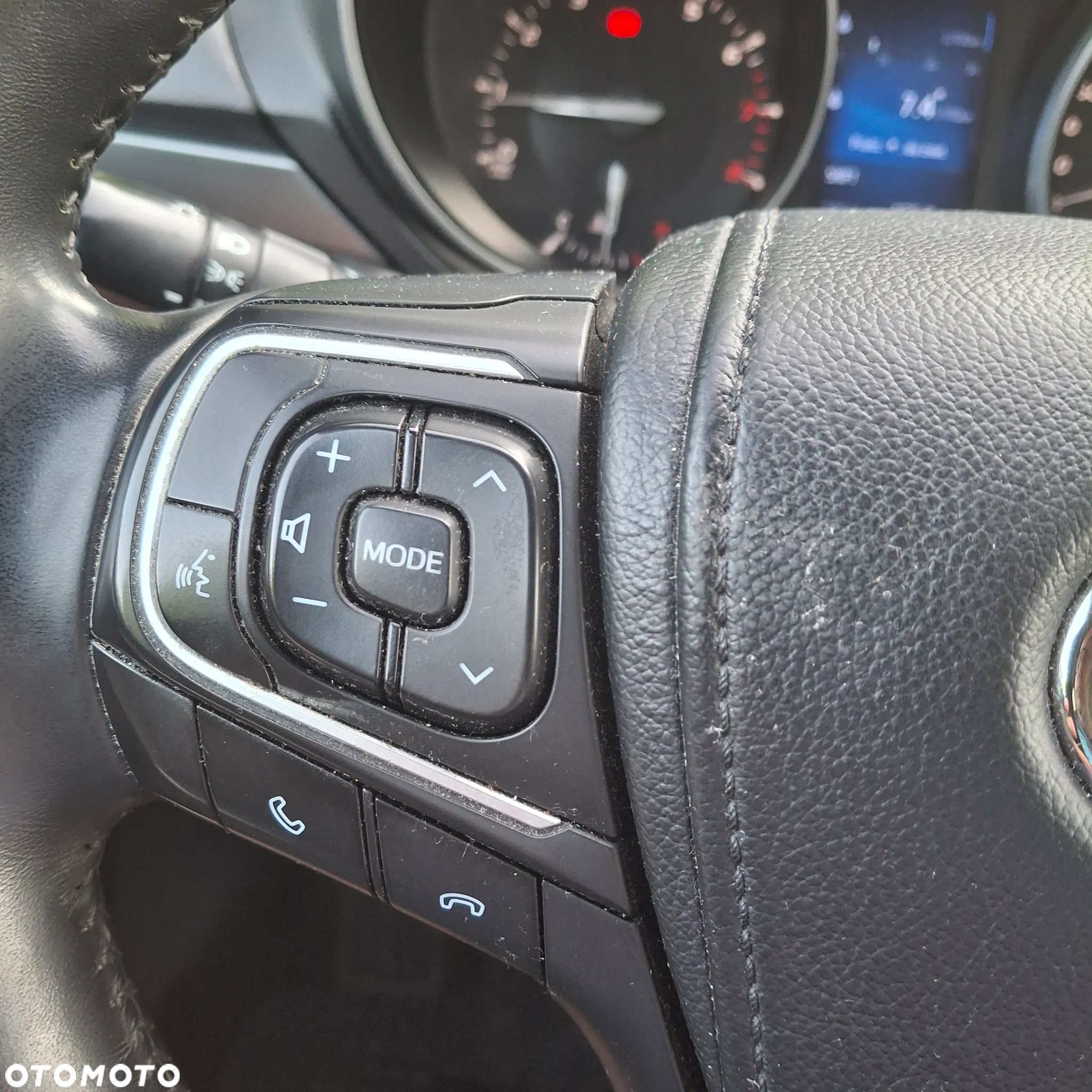 Toyota Avensis 1.8 Premium - 21
