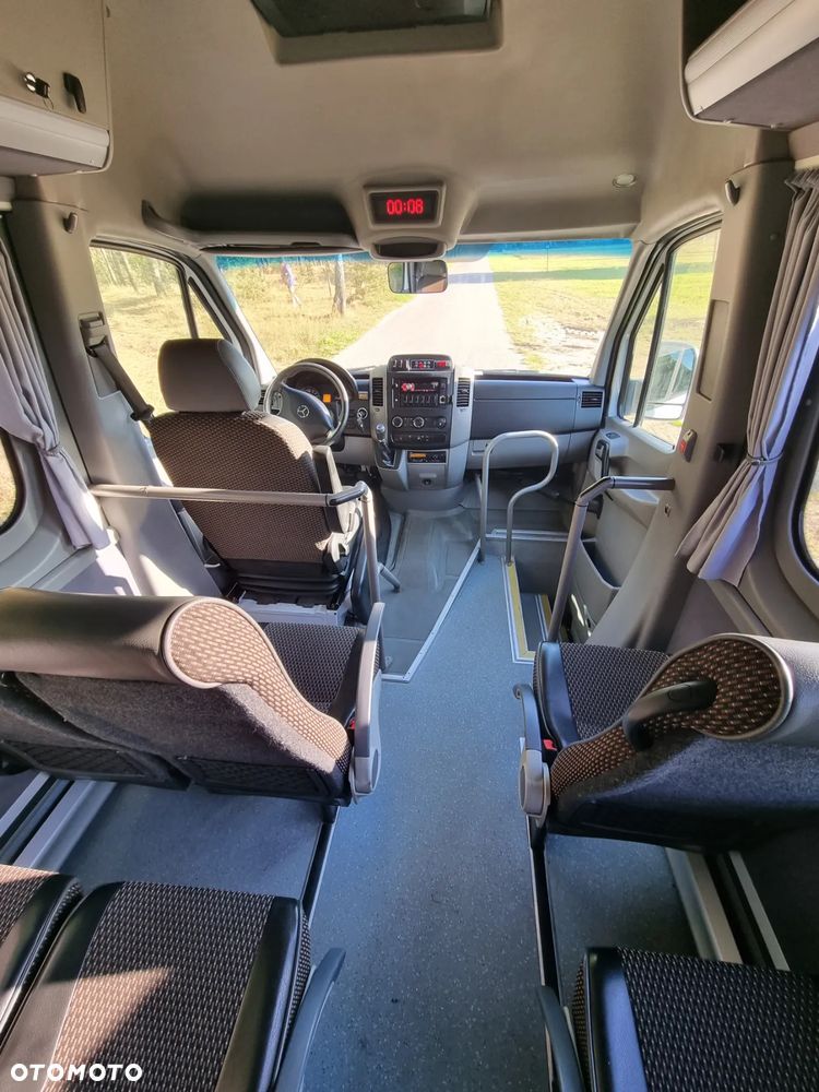 Mercedes-Benz Sprinter - 25