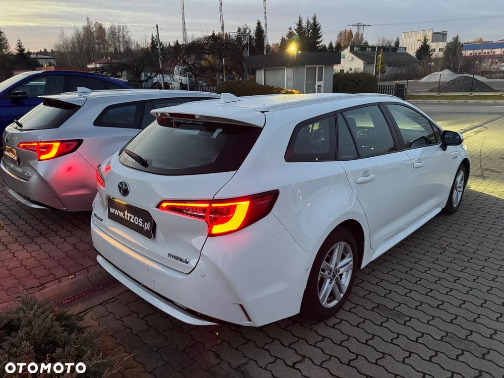 Toyota Corolla 1.8 Hybrid Comfort - 23