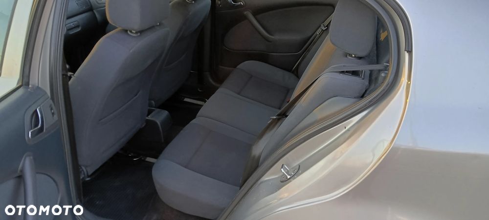 Skoda Octavia 1.6 Tour Classic - 15