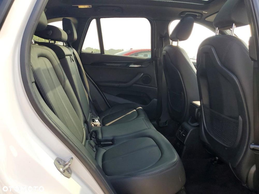 BMW X1 - 11