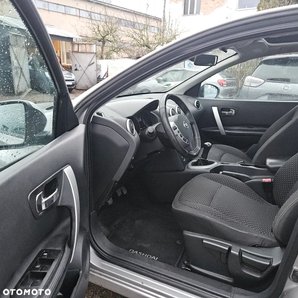 Nissan Qashqai 1.6 visia - 11