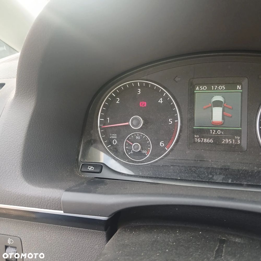 Volkswagen Touran 1.6 TDI DPF BlueMotion Technology DSG Comfortline - 8