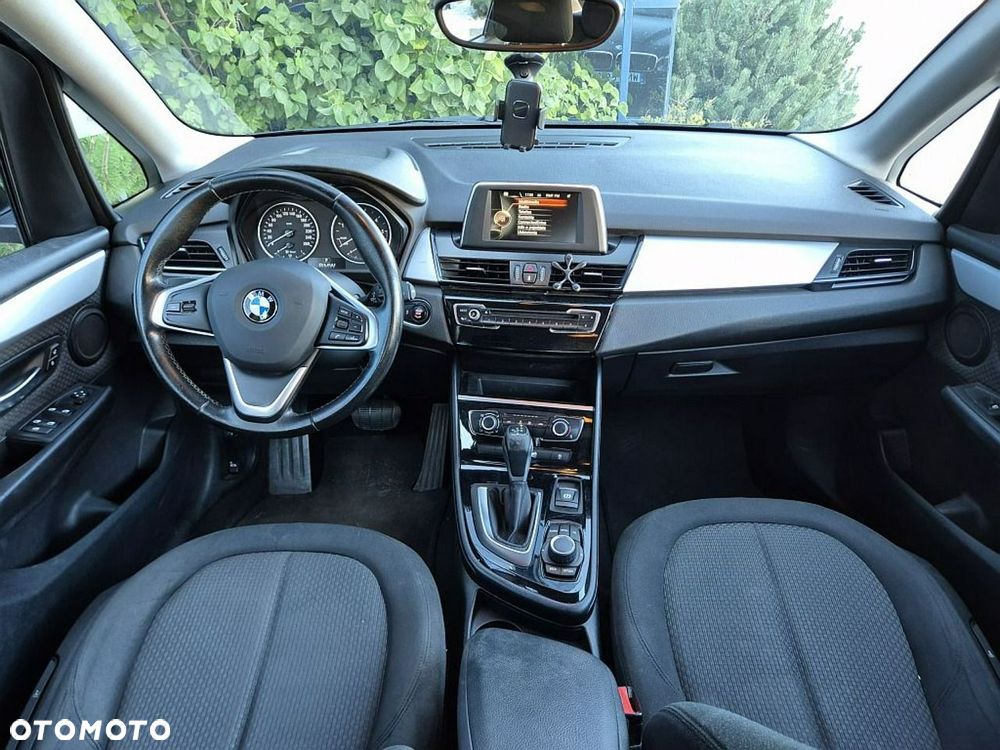BMW Seria 2 216d - 4