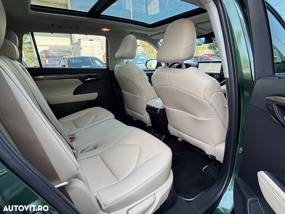 Toyota Highlander 2.5 L Dynamic Force 248CP Luxury Metallic - 28
