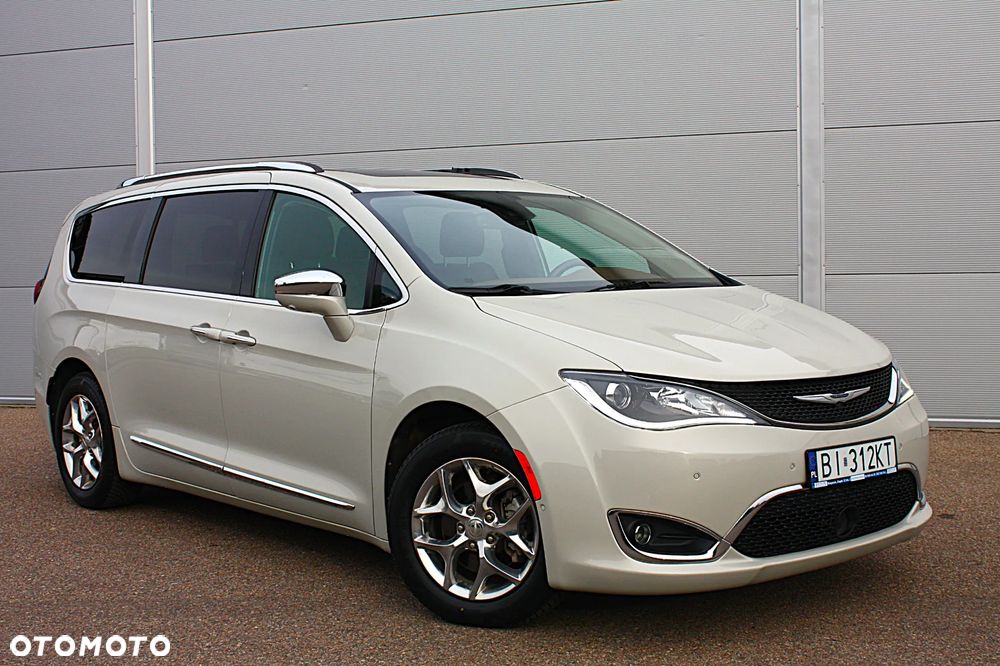 Chrysler Pacifica - 3