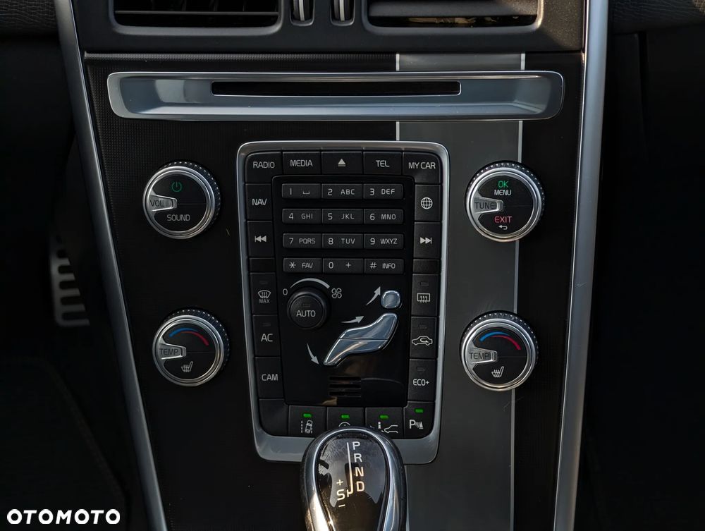 Volvo XC 60 D4 Geartronic RDesign - 30