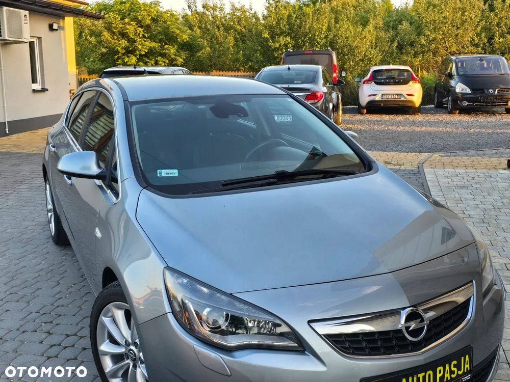 Opel Astra 2.0 CDTI Cosmo - 9