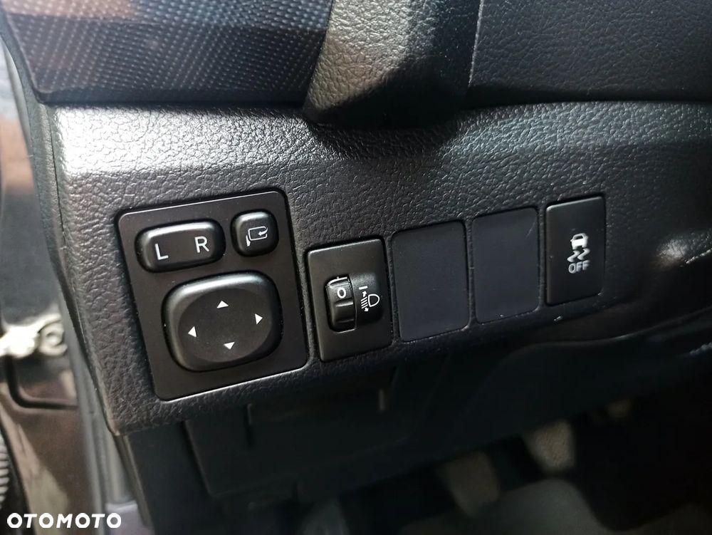 Toyota Auris 2.0 D-4D Touring Sports Executive - 29