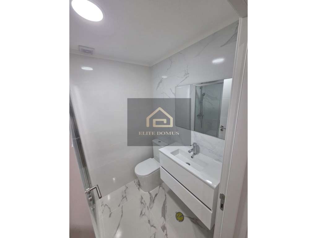 T2+1 remodelado Forte da Casa. - Grande imagem: 2/16