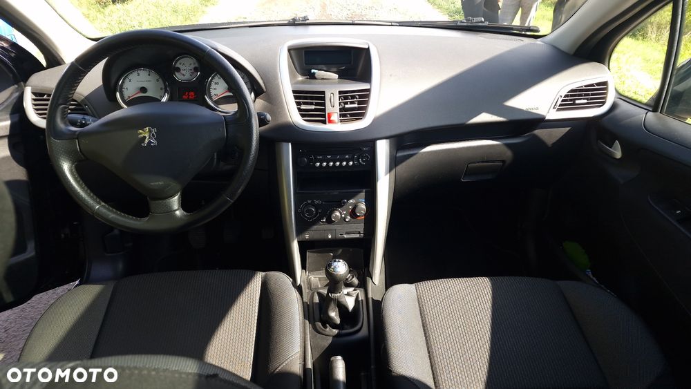 Peugeot 207 1.4 Trendy - 8