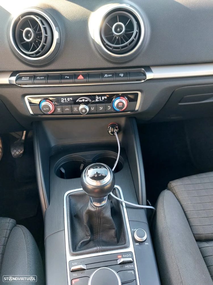 Audi A3 Sportback 1.6 TDI S-line - 12