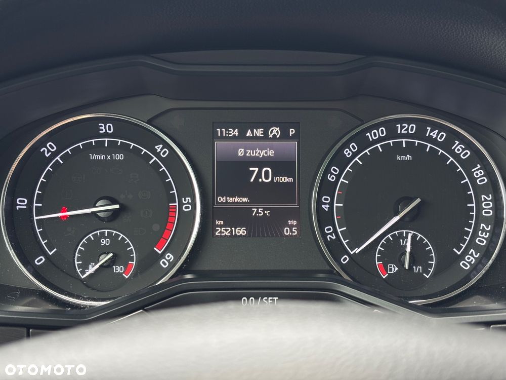 Skoda Superb 2.0 TDI Style DSG - 24