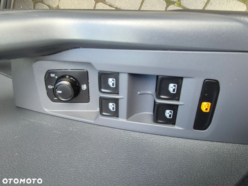 Volkswagen T-Cross 1.6 TDI SCR Life - 13