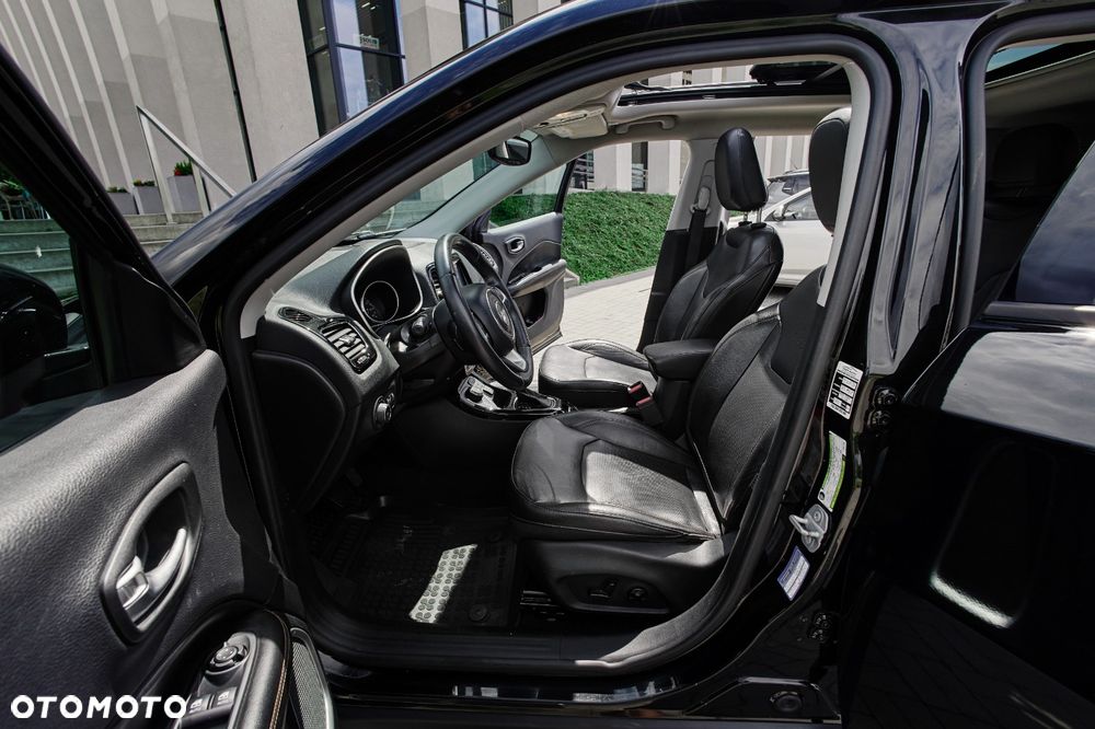 Jeep Compass - 10