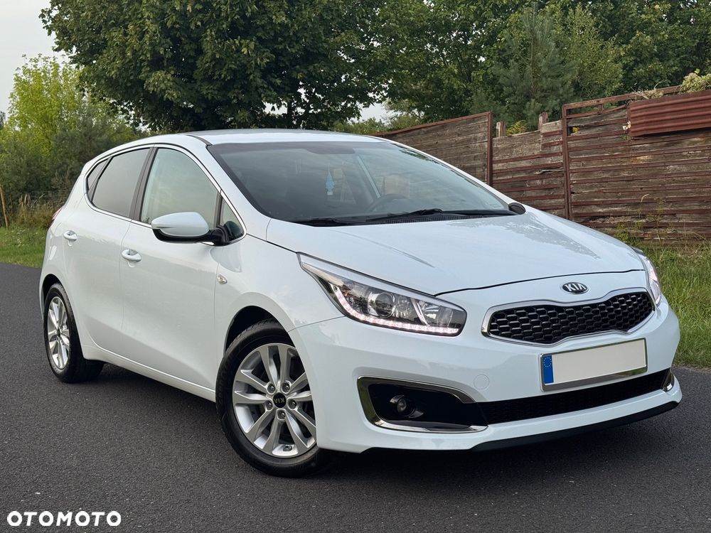 Kia Ceed 1.4 CVVT ISG Dream Team Edition - 1