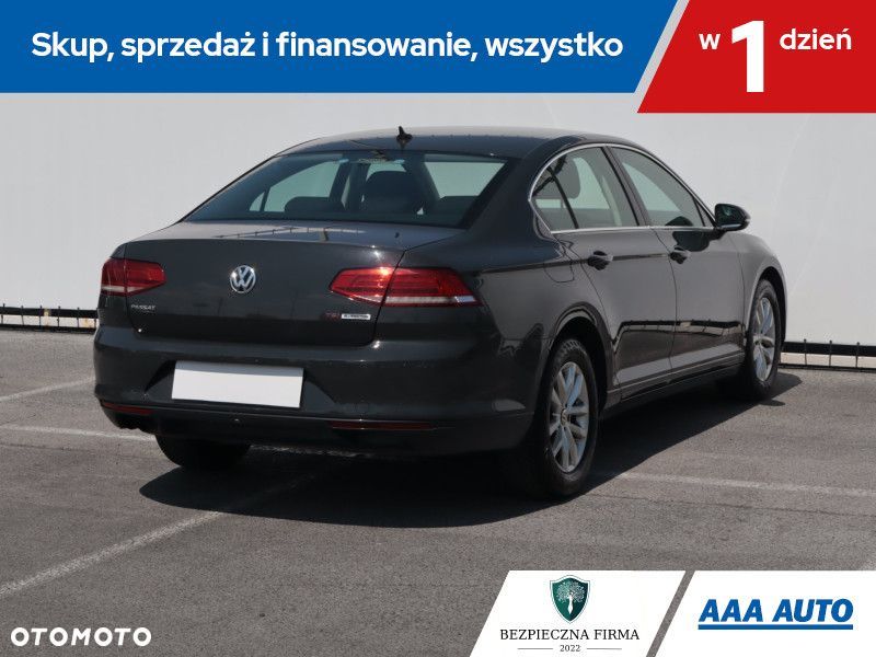Volkswagen Passat - 7