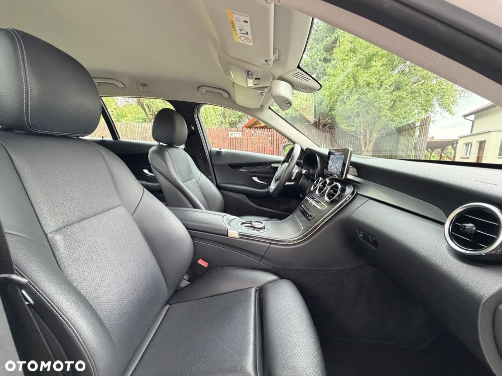 Mercedes-Benz Klasa C 200 9G-TRONIC - 28