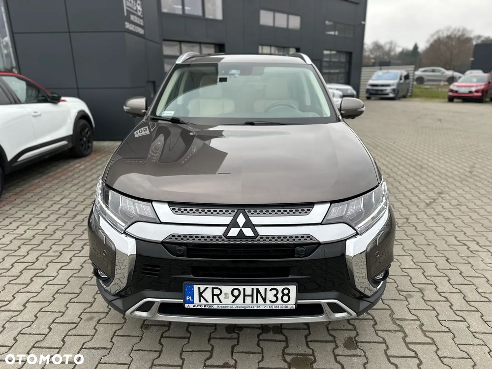 Mitsubishi Outlander 2.0 Instyle + 4WD CVT - 2