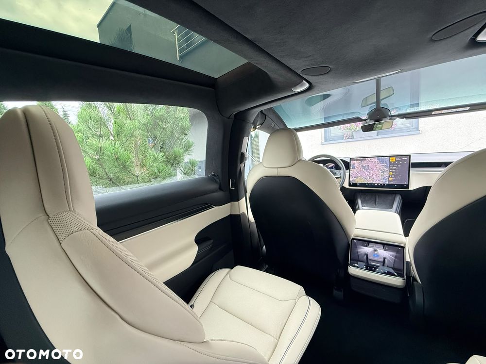 Tesla Model X Plaid - 27