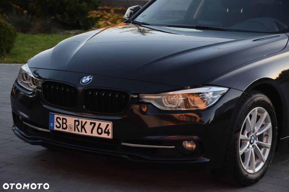 BMW Seria 3 320i Touring Sport Line - 24