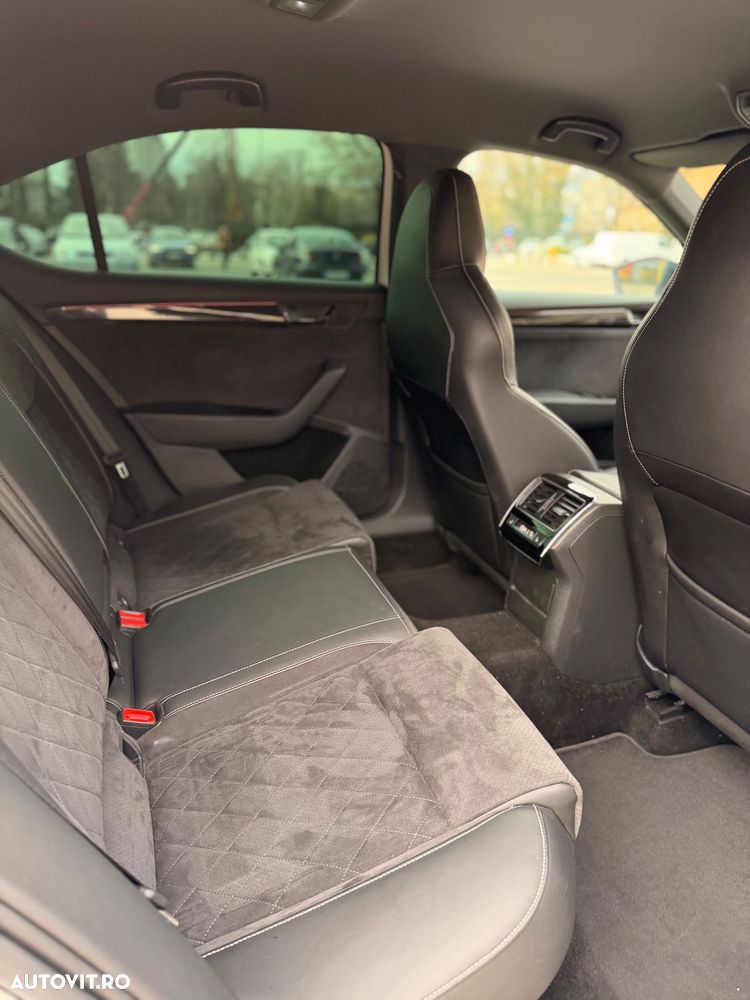 Skoda Superb 2.0 TDI DSG Sportline - 20