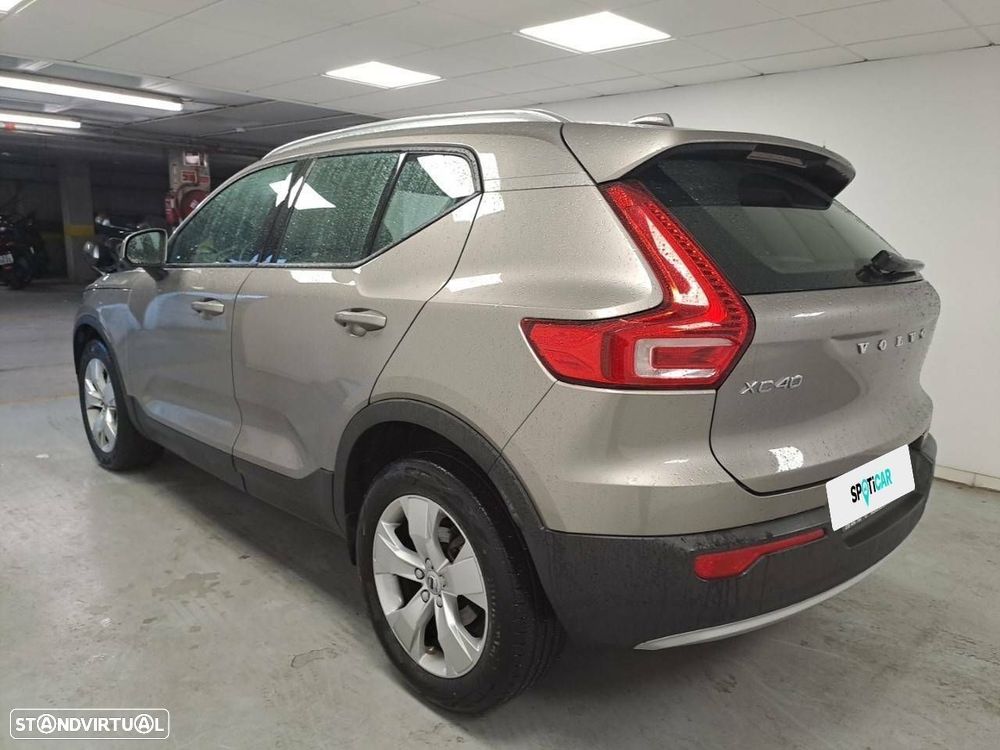 Volvo XC 40 1.5 T2 Momentum Plus Geartronic - 5