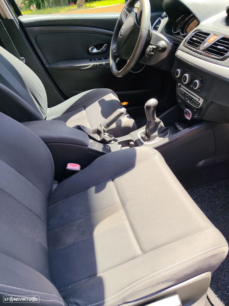Renault Mégane 1.5 dCi Confort - 11