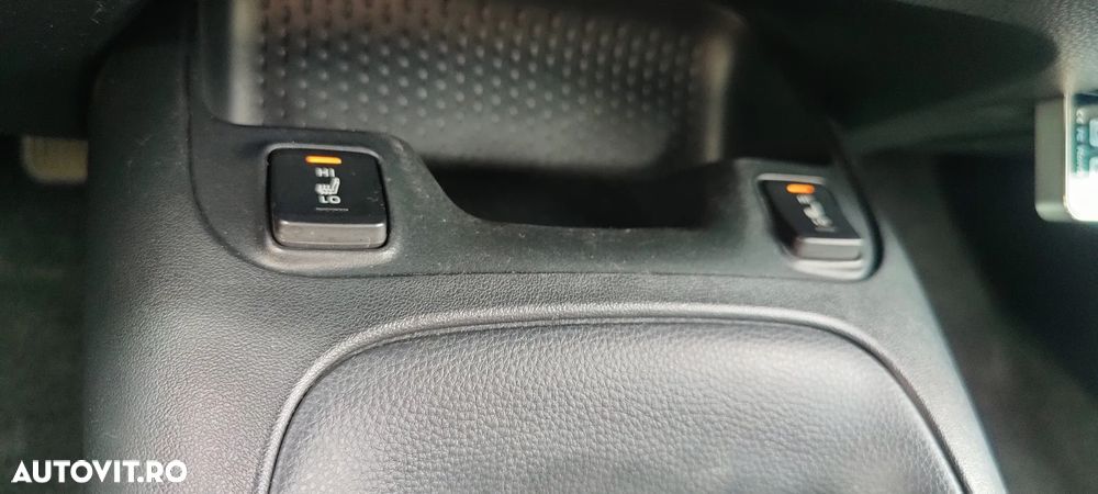 Toyota Corolla 1.8 HSD Dynamic - 11